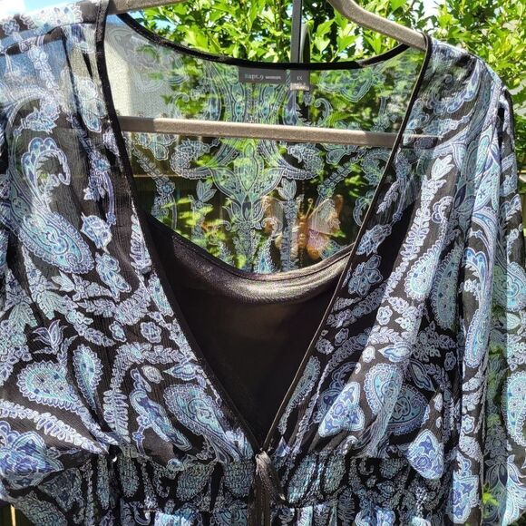 Blue and Black Paisley Blouse - Picture 5 of 12